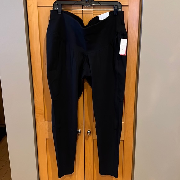 Livi Active Pants - NWT! Livi Tummy Control Leggings